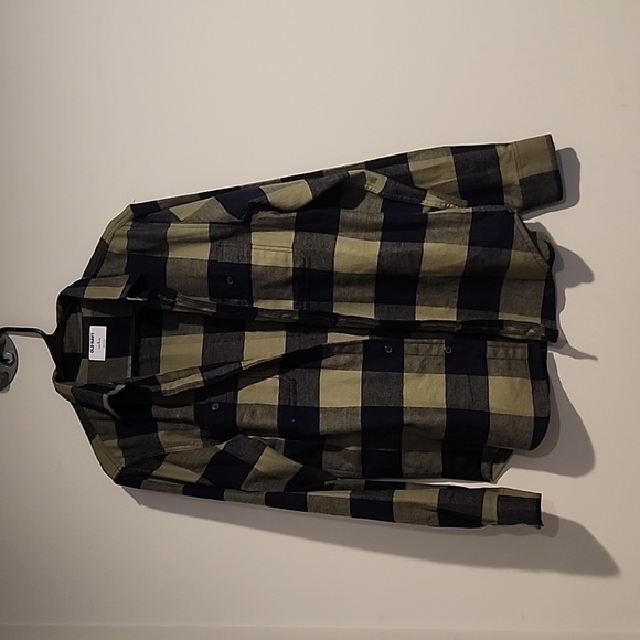 Old Navy Flannel - Picture 1 of 3